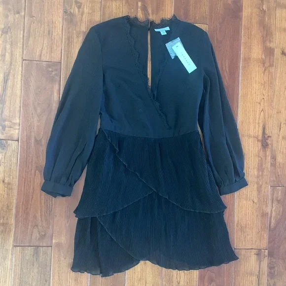 Topshop Mini Dress Size 4 Sheer Black Long Sleeve V-Neck Pleated Tiered NWT! $75 - Picture 3 of 16